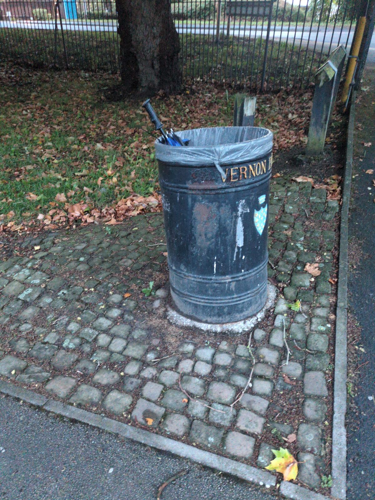 Litter bin