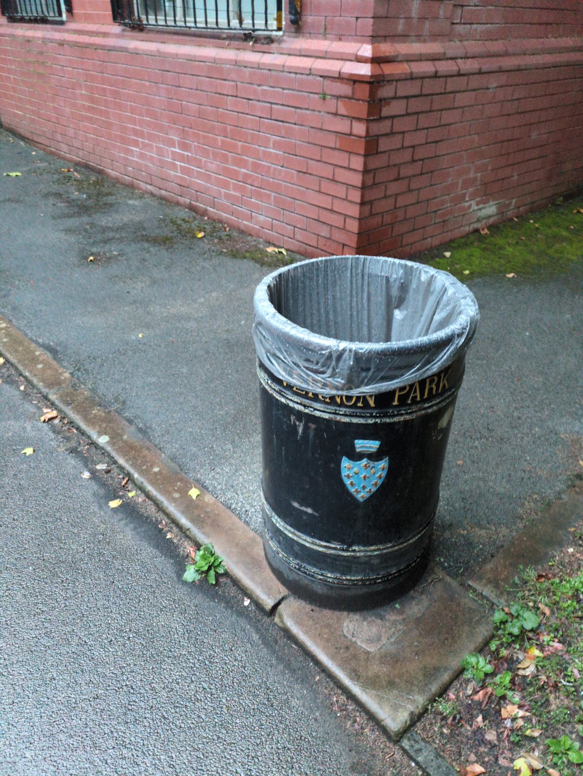 Litter bin